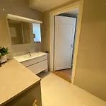 Spacious Modern Center Apartmán *