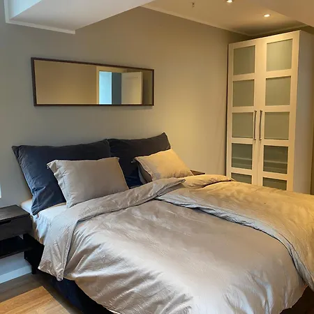 Spacious Modern Center Apartament